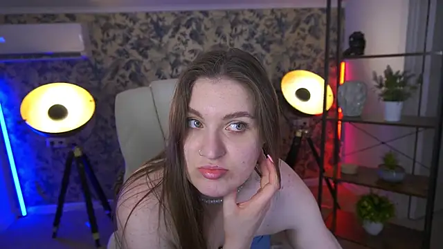 Snapshot of EmmyCharmm chatting on 06-26-26, 05:45 EmmyCharmm online show from 06-26-26, 05:45