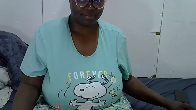 Snapshot of MamaGotYou chatting on 01-15-25, 11:00 MamaGotYou online show from 01-15-25, 11:00