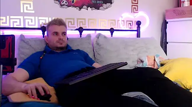 Snapshot of erotico69xxx chatting on 02-21-25, 02:27 erotico69xxx online show from 02-21-25, 02:27