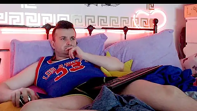 Snapshot of erotico69xxx chatting on 10-04-25, 11:47 erotico69xxx online show from 10-04-25, 11:47