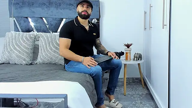 Snapshot of Zack_Froone chatting on 12-03-25, 12:25 Zack Froone online show from 12-03-25, 12:25