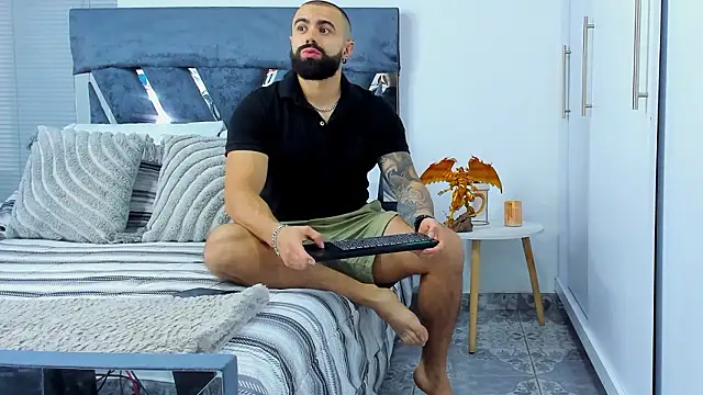 Snapshot of Zack_Froone chatting on 02-09-26, 12:31 Zack Froone online show from 02-09-26, 12:31