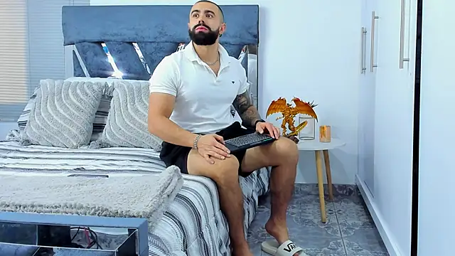 Snapshot of Zack_Froone chatting on 02-10-26, 01:15 Zack Froone online show from 02-10-26, 01:15