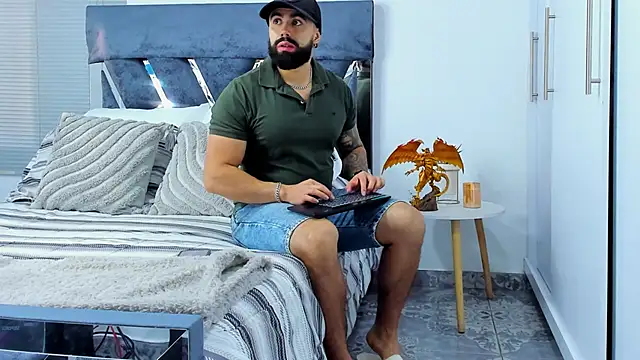 Snapshot of Zack_Froone chatting on 02-11-26, 12:43 Zack Froone online show from 02-11-26, 12:43