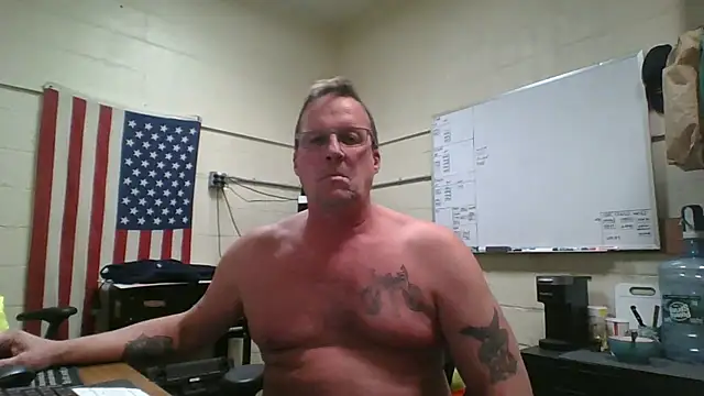 Snapshot of Cockrub1 chatting on 12-12-24, 06:21 Cockrub1 online show from 12-12-24, 06:21