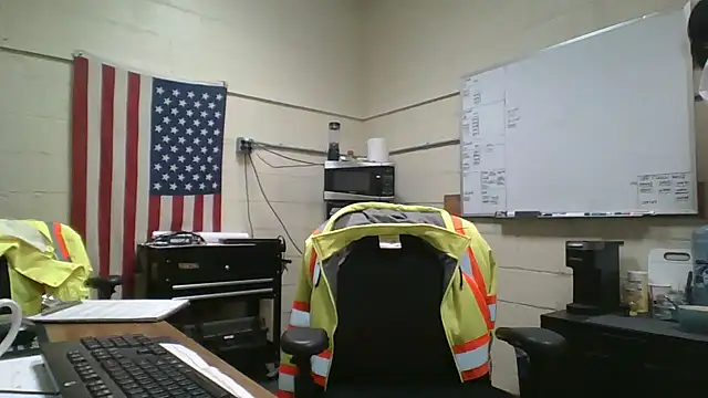 Snapshot of Cockrub1 chatting on 12-16-24, 01:11 Cockrub1 online show from 12-16-24, 01:11