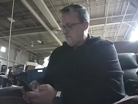 Snapshot of Cockrub1 chatting on 12-27-24, 09:11 Cockrub1 online show from 12-27-24, 09:11