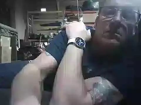 Snapshot of Cockrub1 chatting on 03-05-25, 10:32 Cockrub1 online show from 03-05-25, 10:32