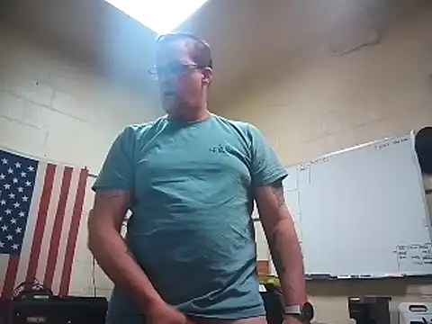 Snapshot of Cockrub1 chatting on 03-17-25, 11:21 Cockrub1 online show from 03-17-25, 11:21