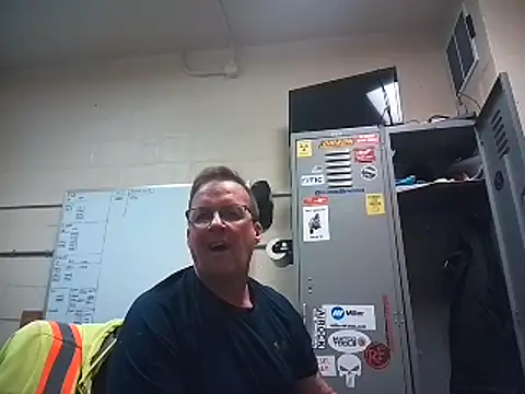 Snapshot of Cockrub1 chatting on 03-19-25, 09:27 Cockrub1 online show from 03-19-25, 09:27