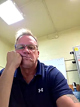 Snapshot of Cockrub1 chatting on 09-19-25, 11:33 Cockrub1 online show from 09-19-25, 11:33