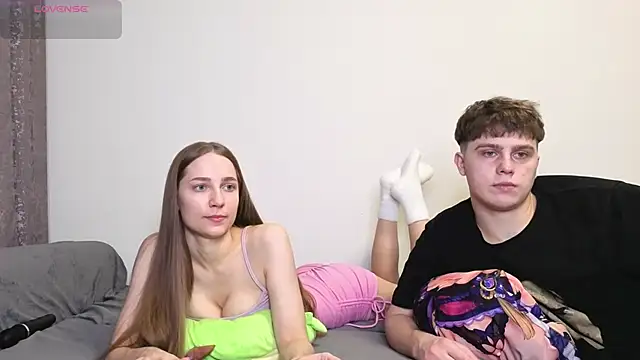 Emily and Ilumi online show from 10-23-25, 05:12