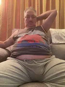 Snapshot of Russirayu chatting on 05-17-26, 10:17 Russirayu online show from 05-17-26, 10:17