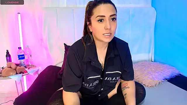 Natasha Wilde  online show from 10-29-25, 10:44