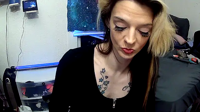 Snapshot of dangereyez0010 chatting on 03-04-26, 08:42 dangereyez0010 online show from 03-04-26, 08:42