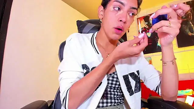 Alahia Rodriguez online show from 03-06-25, 07:32