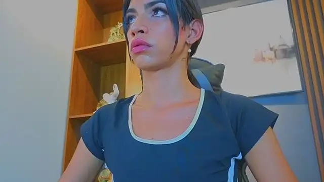 Alahia Rodriguez online show from 07-17-26, 06:57