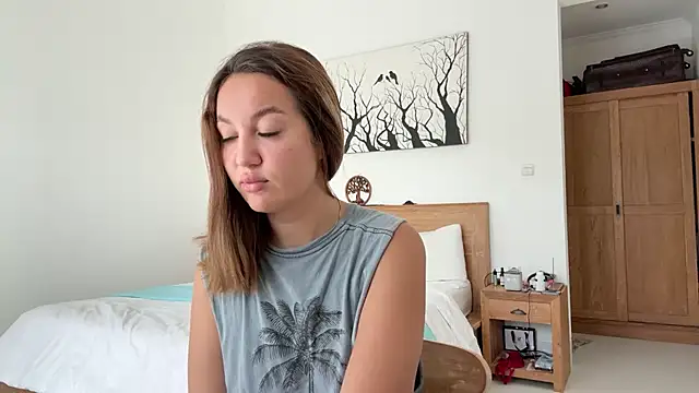 Nelly Fischer online show from 11-20-25, 07:30