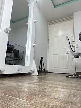 Lexa queen online show from 12-23-25, 02:42