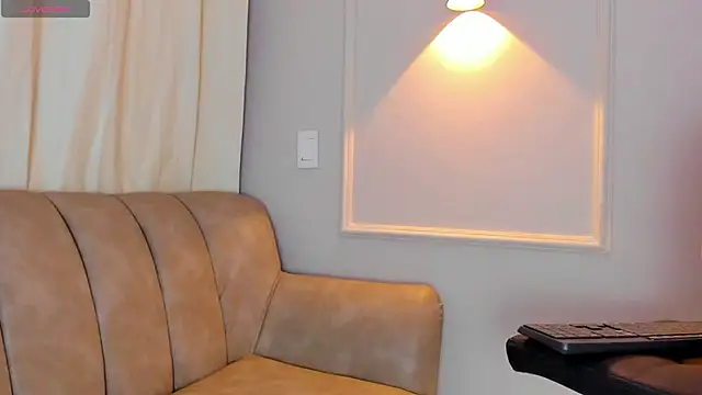 Lia walton online show from 01-01-25, 07:43