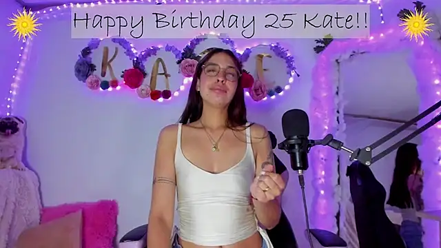 Snapshot of KATERAW chatting on 04-05-26, 03:58 KATERAW online show from 04-05-26, 03:58