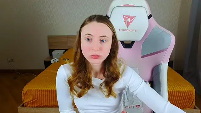 Cowell Adelina online show from 12-15-25, 09:24