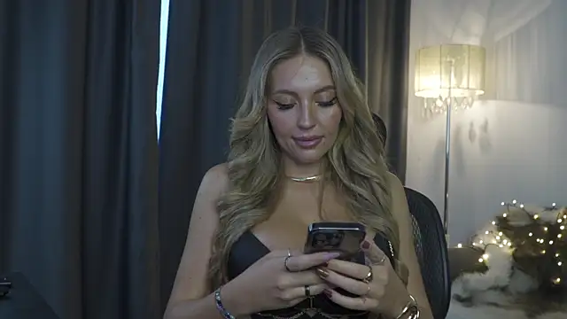 JoanneGG online show from 11-13-25, 06:45