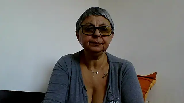 roseblak42 online show from 01-14-26, 10:43