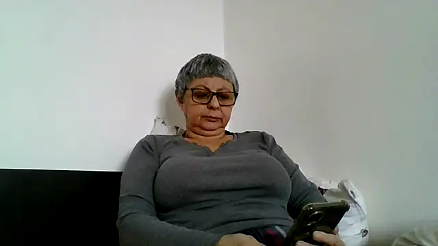 roseblak42 online show from 02-08-26, 11:46