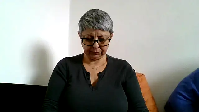 roseblak42 online show from 03-02-26, 10:22