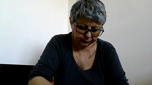 roseblak42 online show from 03-26-26, 01:17