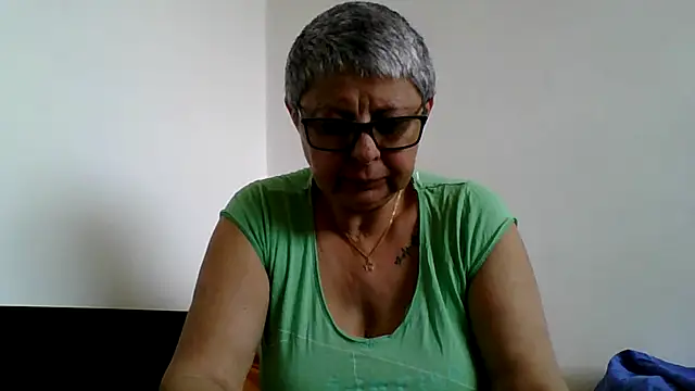 Snapshot of roseblak42 chatting on 05-18-26, 08:31 roseblak42 online show from 05-18-26, 08:31