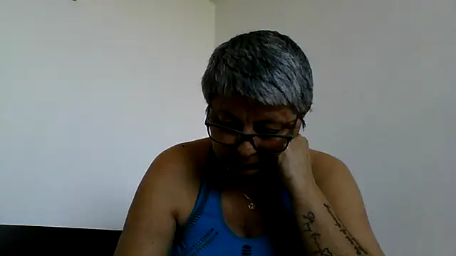 Snapshot of roseblak42 chatting on 05-28-26, 12:35 roseblak42 online show from 05-28-26, 12:35