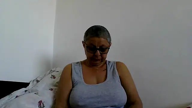 Snapshot of roseblak42 chatting on 06-17-26, 01:56 roseblak42 online show from 06-17-26, 01:56