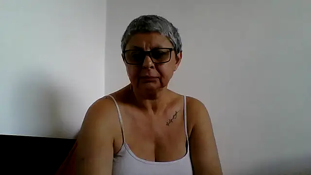 Snapshot of roseblak42 chatting on 07-24-26, 02:26 roseblak42 online show from 07-24-26, 02:26