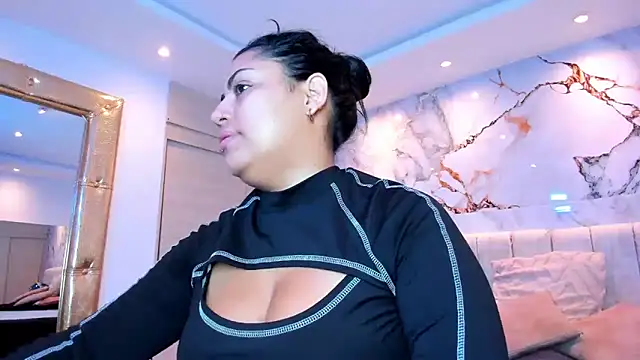 kiana cream online show from 04-10-26, 11:26