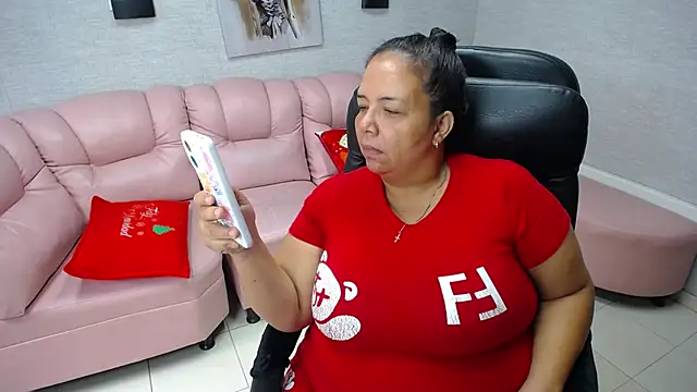 Snapshot of Penelope_Nipples_ chatting on 12-28-24, 12:24 Penelope Nipples online show from 12-28-24, 12:24