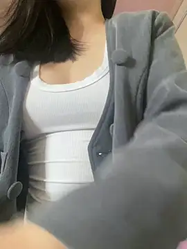 Snapshot of Ruby_bear chatting on 12-19-24, 06:56 Ruby bear online show from 12-19-24, 06:56