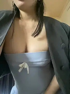 Snapshot of Ruby_bear chatting on 12-21-24, 05:03 Ruby bear online show from 12-21-24, 05:03