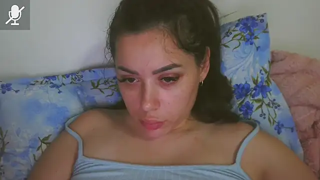 Snapshot of LovelyJulliette chatting on 05-08-26, 12:49 LovelyJulliette online show from 05-08-26, 12:49