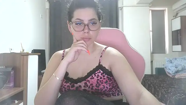 Snapshot of LovelyJulliette chatting on 06-07-26, 11:25 LovelyJulliette online show from 06-07-26, 11:25