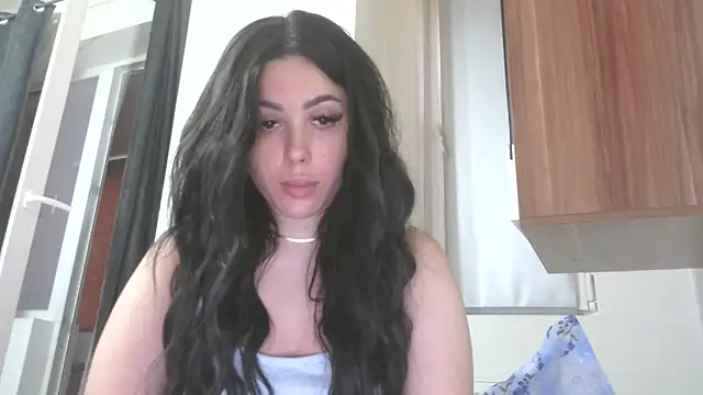Snapshot of LovelyJulliette chatting on 06-12-26, 04:28 LovelyJulliette online show from 06-12-26, 04:28