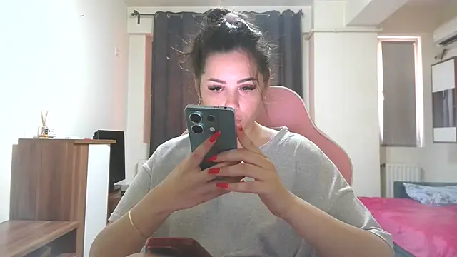 Snapshot of LovelyJulliette chatting on 07-20-26, 12:40 LovelyJulliette online show from 07-20-26, 12:40