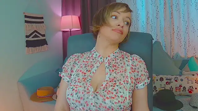 NandiSmile online show from 02-28-25, 09:04