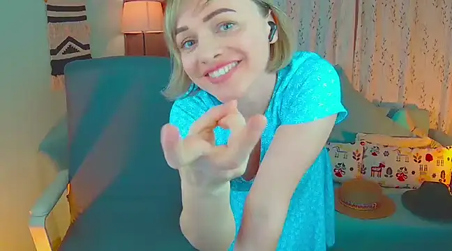 NandiSmile online show from 03-17-25, 04:43