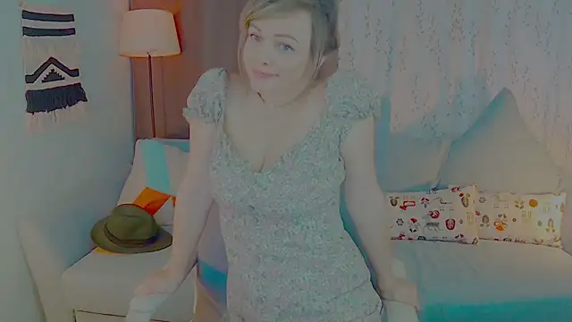 NandiSmile online show from 10-15-25, 06:02