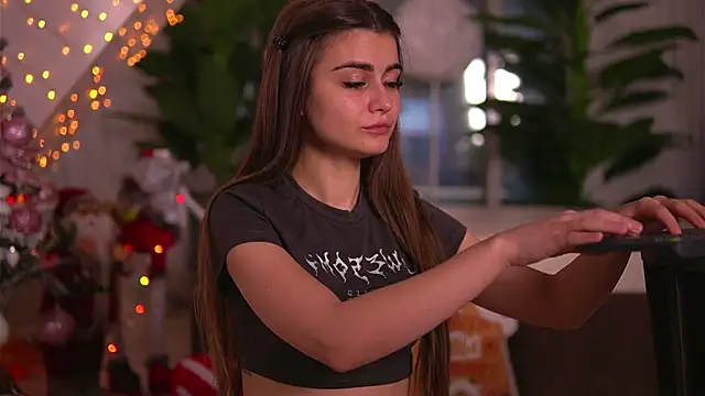 KaylaBray online show from 12-15-25, 04:39