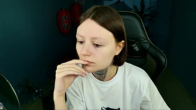 VeliraBraitberg online show from 03-16-25, 05:03