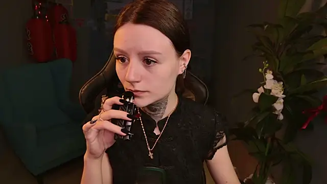 VeliraBraitberg online show from 07-18-26, 06:17