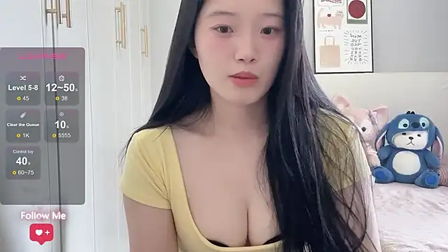 Snapshot of rose-u chatting on 04-25-26, 01:19 rose-u online show from 04-25-26, 01:19